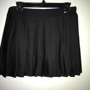 ✨Nike Black Pleated Skort✨